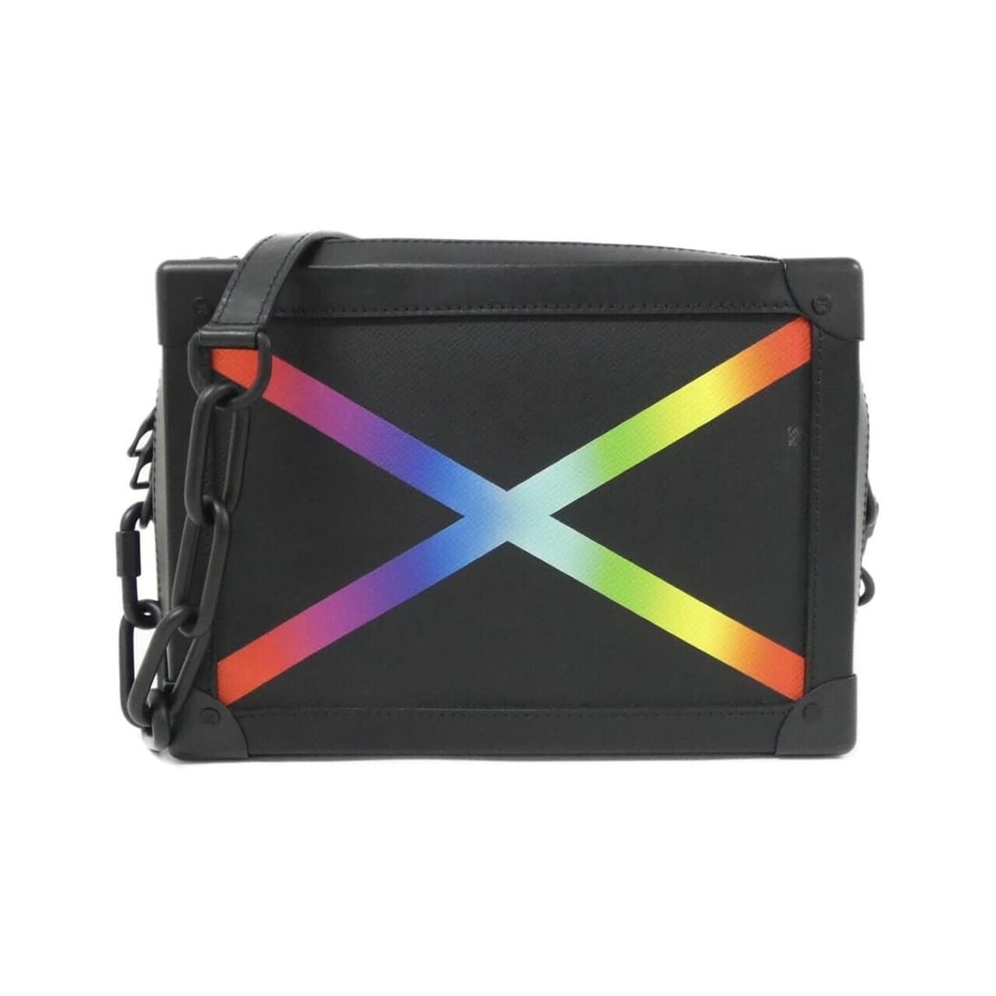 Louis Vuitton Taiga Rainbow Soft Trunk M30341 Shoulder Bag: --- Catalog ---Category: SizeSize (HxWxD): 18cm x 25cm x 10cm / 7.08'' x 9.84'' x 3.93''Category: DesignType: Shoulder bagColor: BlackGender: Men,WomenMaterial: Leather Leather/Fur Type: Calf