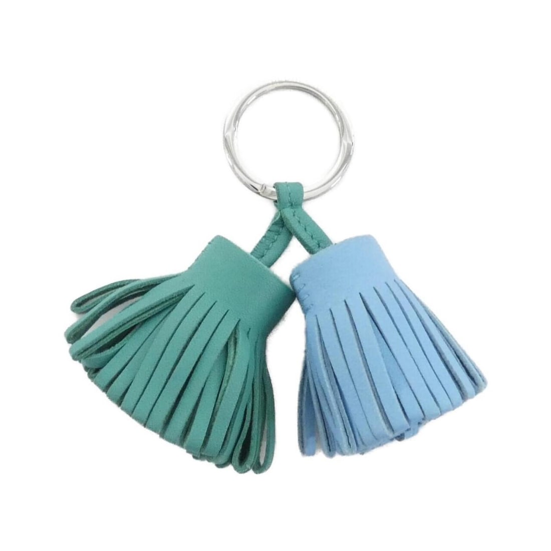 Hermes Carmen Unodos 077895CJ Key Ring: --- Catalog ---Category: DesignType: KeyringColor: Celeste, SilverGender: Men,WomenMaterial: Agneau MiloCategory: GeneralMPN: 077895CJBrand: Hermes--- Item List ---Section: ConditionRanking: Rank A