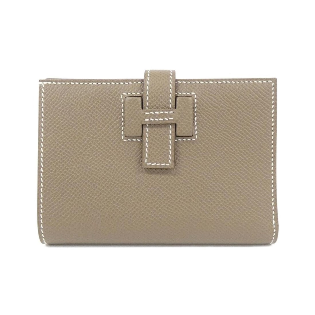 Hermes Hermès New H Passant Compact 085779CK Wallet: --- Catalog ---Category: SizeSize (HxWxD): 9cm x 12cm x 2cm / 3.54'' x 4.72'' x 0.78''Category: DesignType: Wallet (bi-fold)Color: Etoupe grayGender: Men,WomenMaterial: Epsom leather Category: