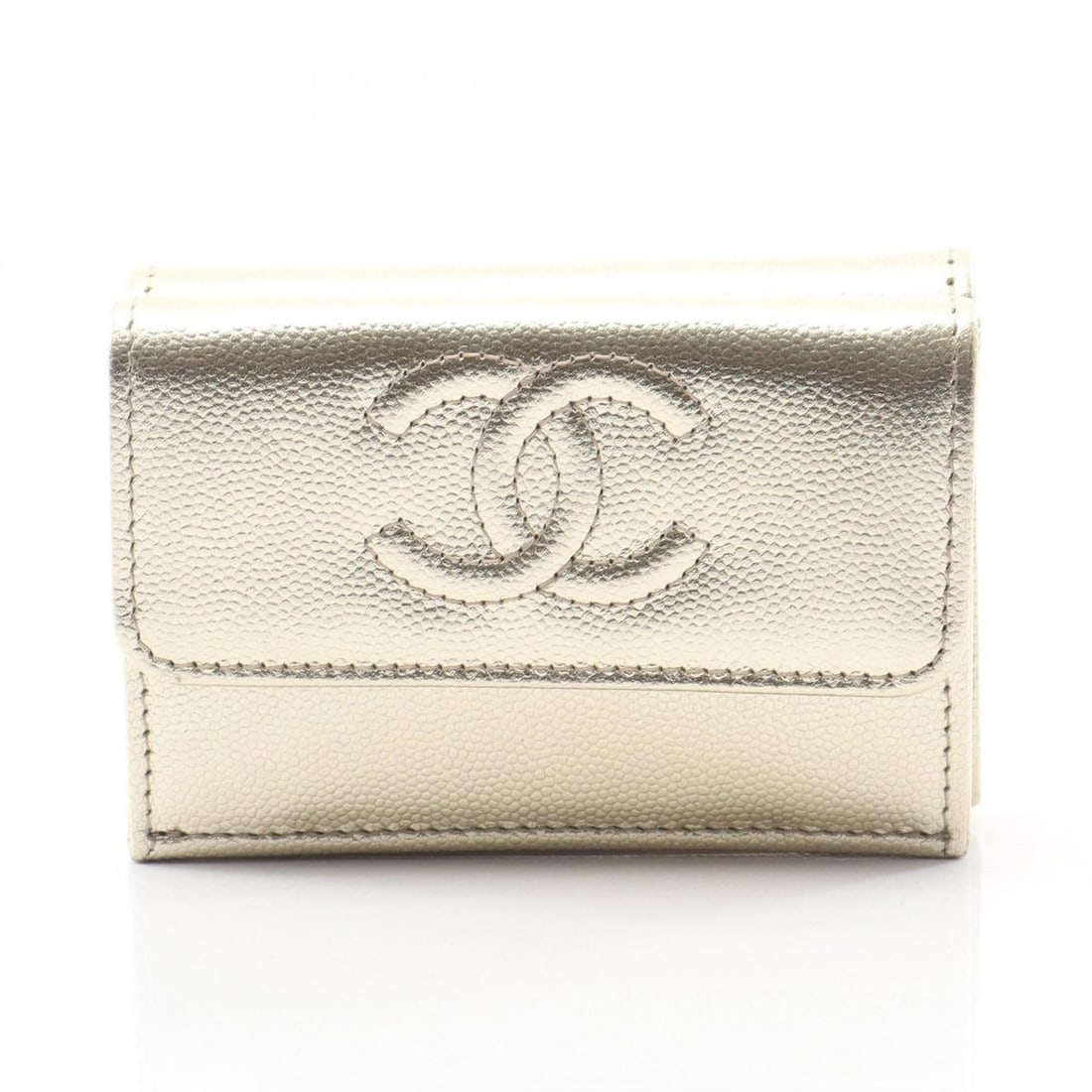 CHANEL Coco Mark Tri-fold Wallet, Calfskin Leather, Women's, Gold: --- Catalog ---Category: SizeSize (HxWxD): 7cm x 10cm x 4cm / 2.75'' x 3.93'' x 1.57''Category: DesignType: Wallet (tri-fold)Gender: WomenMaterial: Leather Leather/Fur Type: CalfskinCategory: