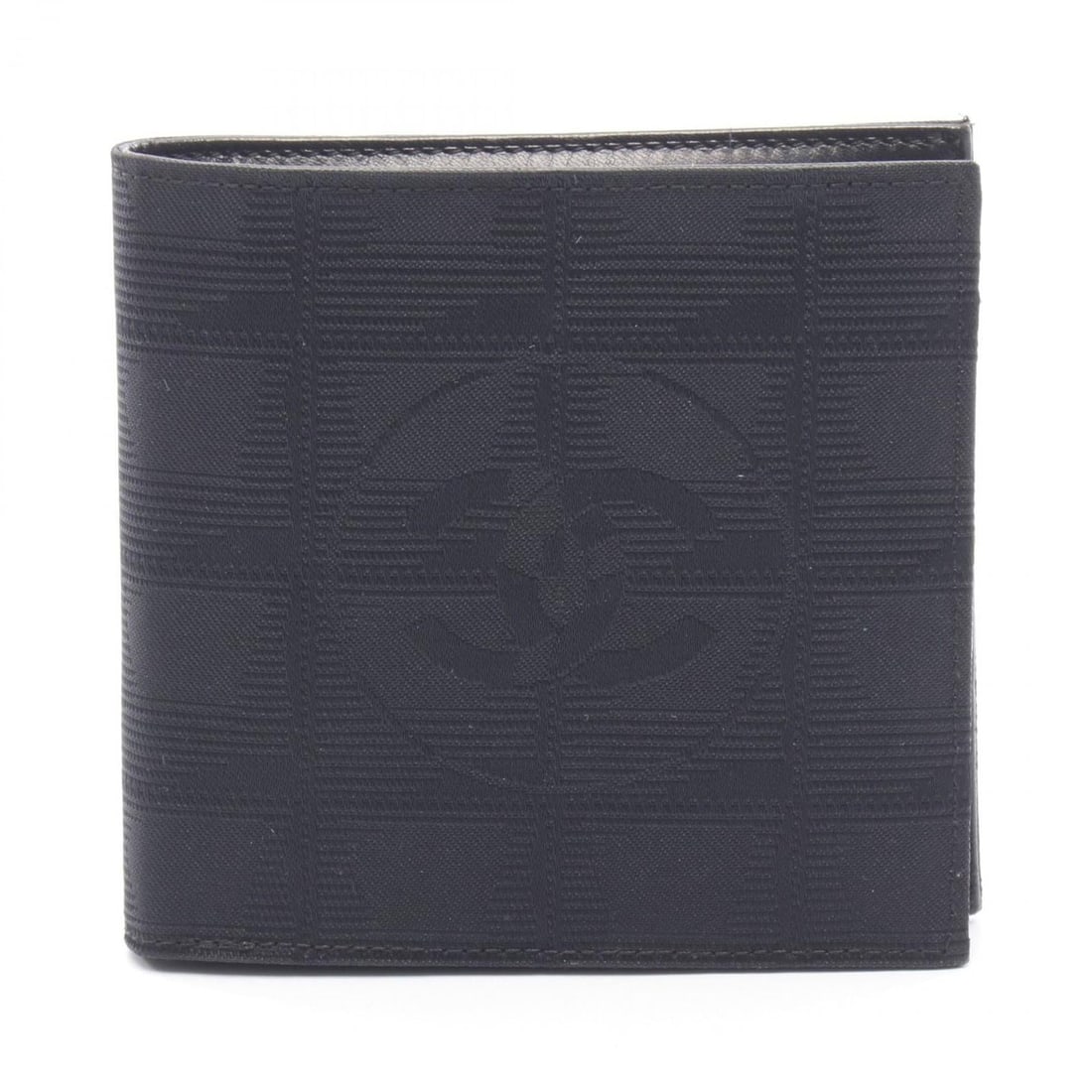 CHANEL New Travel Line Bifold Wallet, Leather, Nylon Canvas, Women's, Black: --- Catalog ---Category: SizeSize (HxWxD): 10cm x 10.5cm x 2cm / 3.93'' x 4.13'' x 0.78''Category: DesignType: Wallet (bi-fold)Color: BlackGender: WomenMaterial: Leather , Nylon canvas Category: