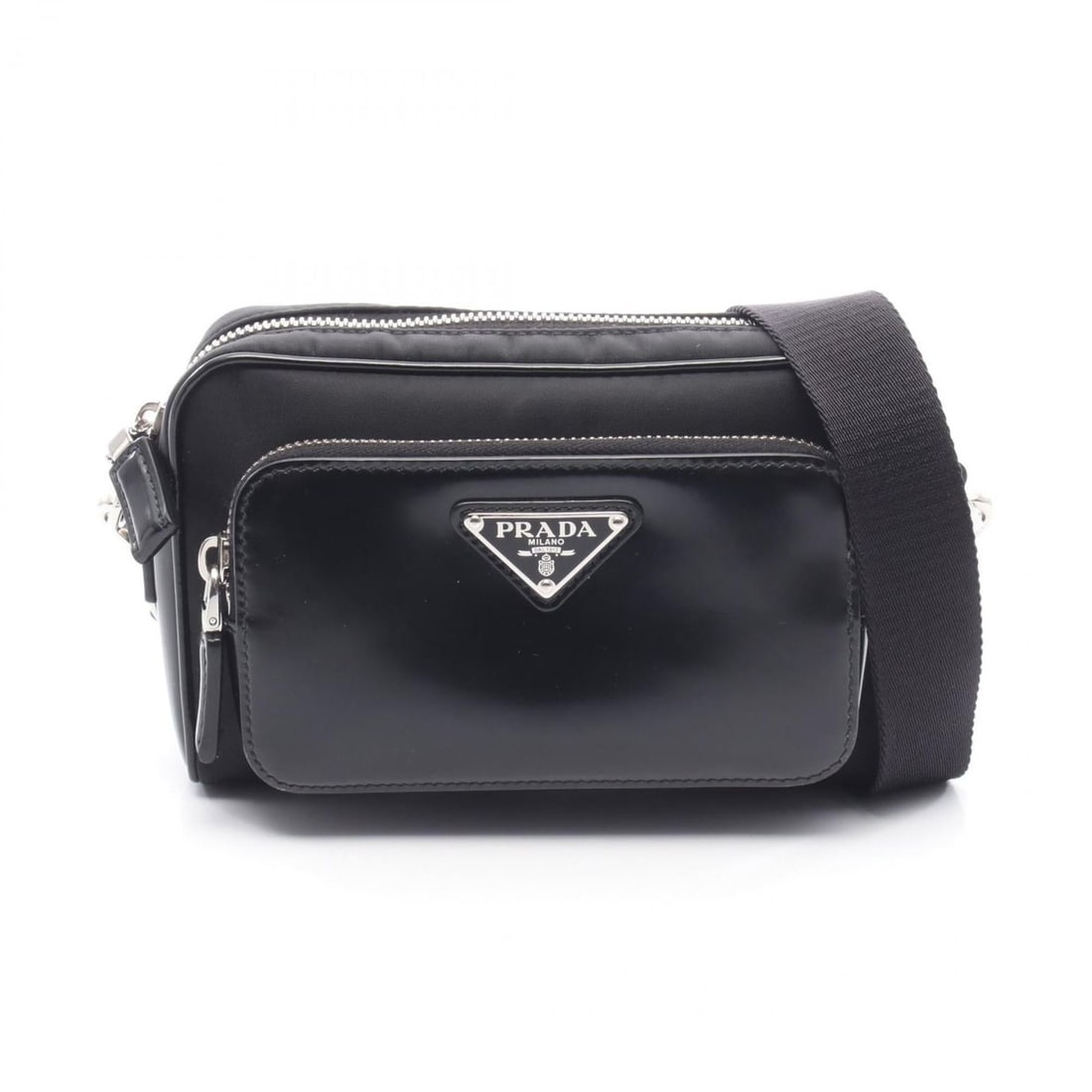 Prada Re-Nylon brushed leather crossbody bag, waist body nylon and leather, women's, black: --- Catalog ---Category: SizeSize (HxWxD): 12cm x 17.5cm x 4.5cm / 4.72'' x 6.88'' x 1.77''Category: DesignType: Fanny packColor: BlackGender: WomenMaterial: Nylon , Leather Category: GeneralBrand: Pr