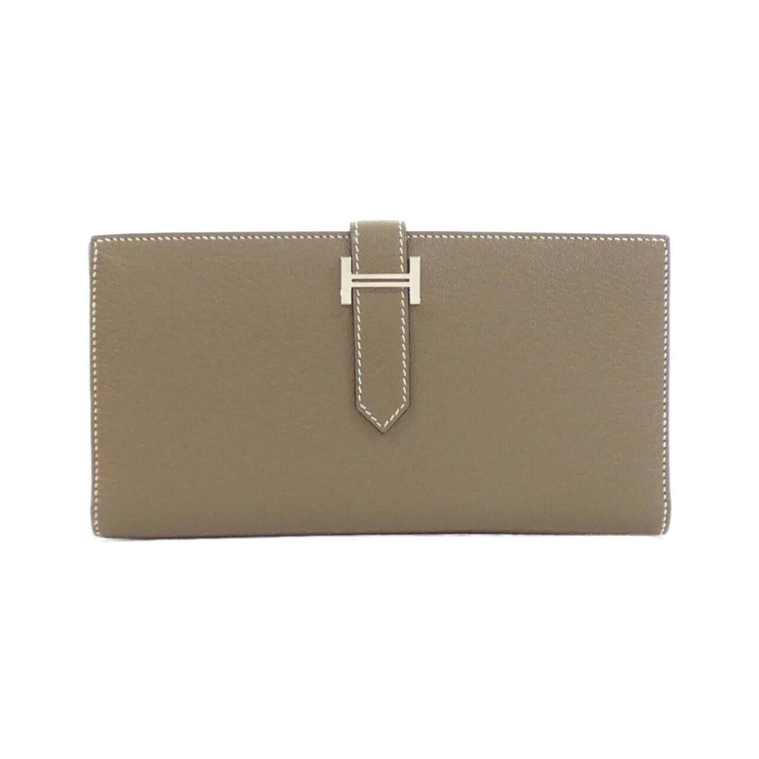 Hermes Bearn Souffle 039078CK Wallet: --- Catalog ---Category: SizeSize (HxWxD): 9cm x 17cm x 1.5cm / 3.54'' x 6.69'' x 0.59''Category: DesignType: Long wallet (bi-fold)Color: Etoupe grayGender: WomenMaterial: Chevre leather Category: