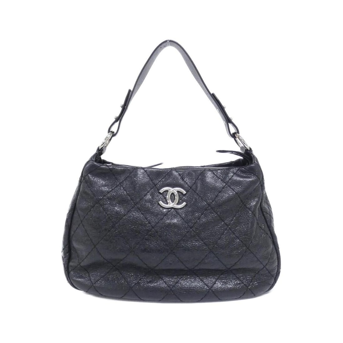 Chanel On the Road Line Shoulder Bag: --- Catalog ---Category: SizeSize (HxWxD): 25cm x 36cm x 13cm / 9.84'' x 14.17'' x 5.11''Category: DesignType: Shoulder bagColor: BlackGender: Women,MenMaterial: Leather Hardware Color:
