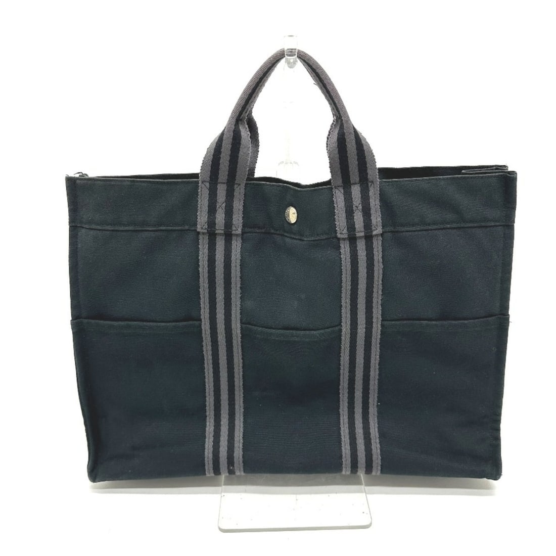 HERMES Hermès Foule Tote MM Bag Canvas Women's Black: --- Catalog ---Category: SizeSize (HxWxD): 30cm x 42cm x 10cm / 11.81'' x 16.53'' x 3.93''Handle Length: 28cm / 11.02''Category: DesignType: Tote bagColor: BlackGender: WomenClosure: Snap fastenerMate
