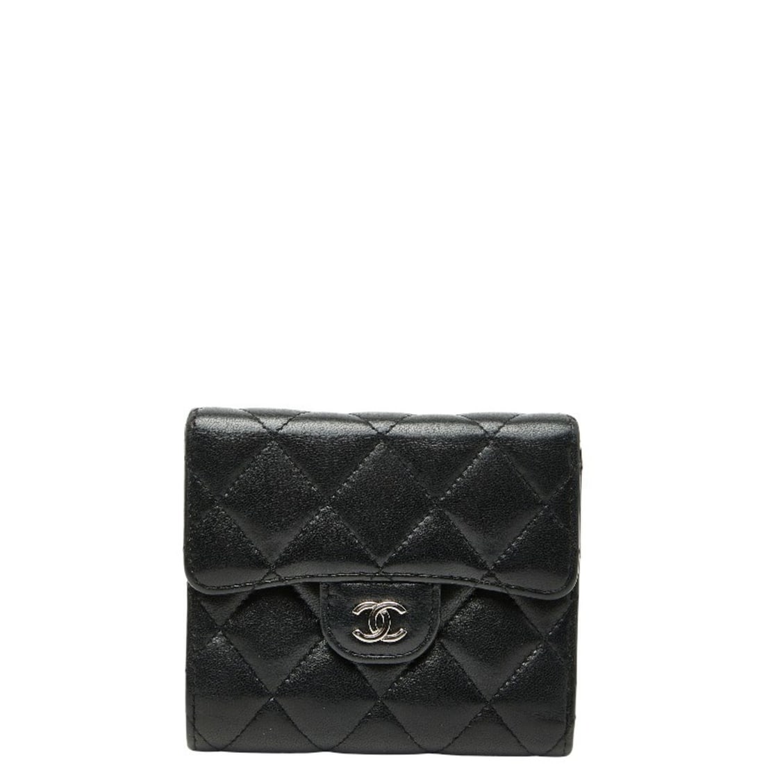 CHANEL Coco Mark Matelasse Tri-fold Wallet in Black Lambskin for Women: --- Catalog ---Category: SizeSize (HxWxD): 10cm x 11.5cm x 2cm / 3.93'' x 4.52'' x 0.78''Category: DesignType: Wallet (tri-fold)Color: BlackGender: WomenMaterial: Leather Leather/Fur Type: LambskinCat