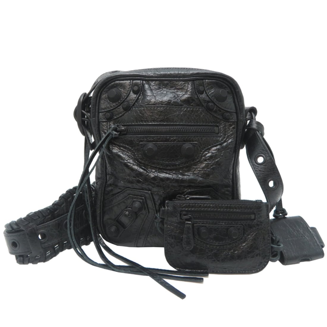 Balenciaga Le Cagoule Shoulder Bag for Men and Women, 719065, Black Leather: --- Catalog ---Category: SizeSize (HxWxD): 19cm x 18cm x 4cm / 7.48'' x 7.08'' x 1.57''Category: DesignType: Pouch, Shoulder bagColor: BlackGender: Men,WomenMaterial: Leather Category: GeneralBrand: