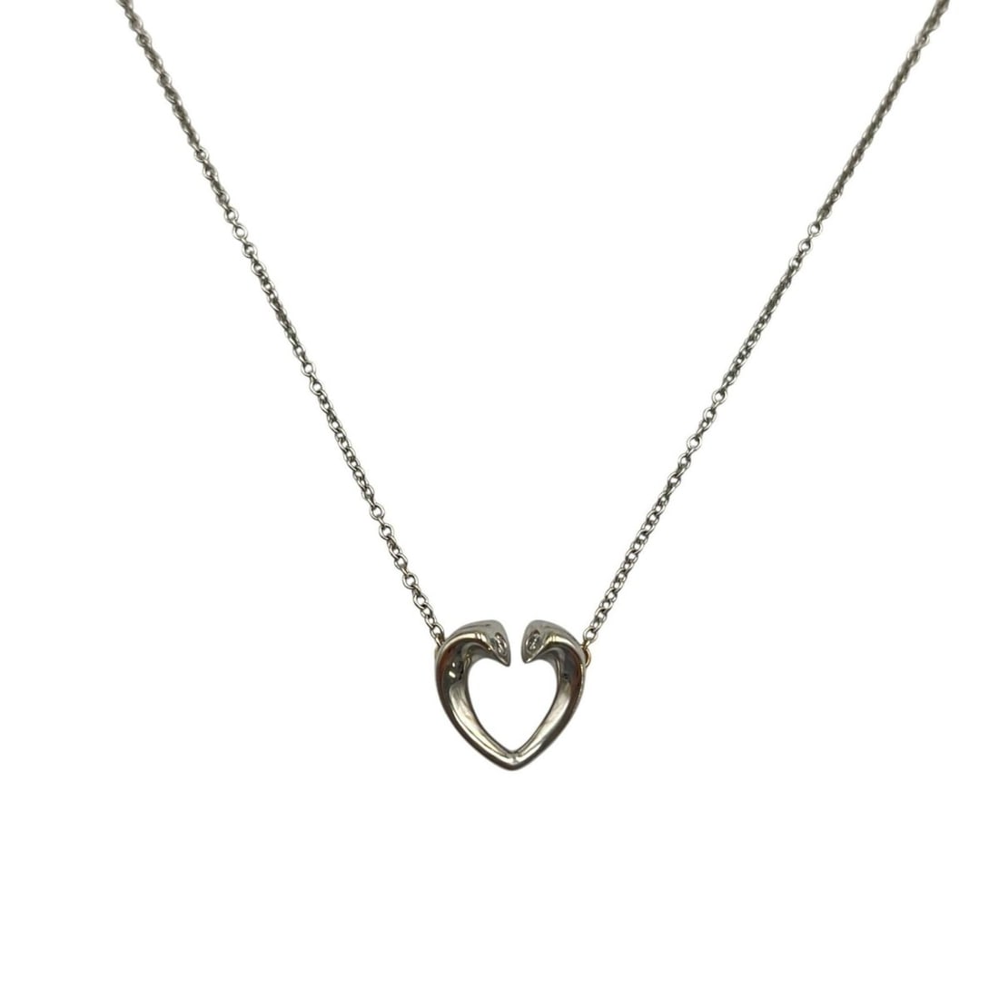 Tiffany & Co. Tenderness Necklace in 18K White Gold for Women: --- Catalog ---Category: SizePendant Size: 10mm x 10mm / 0.39'' x 0.39''Neck Circumference: 40.5 cm / 15.94''Category: DesignColor: SilverGender: WomenMaterial: White gold (18K)Necklace Type: