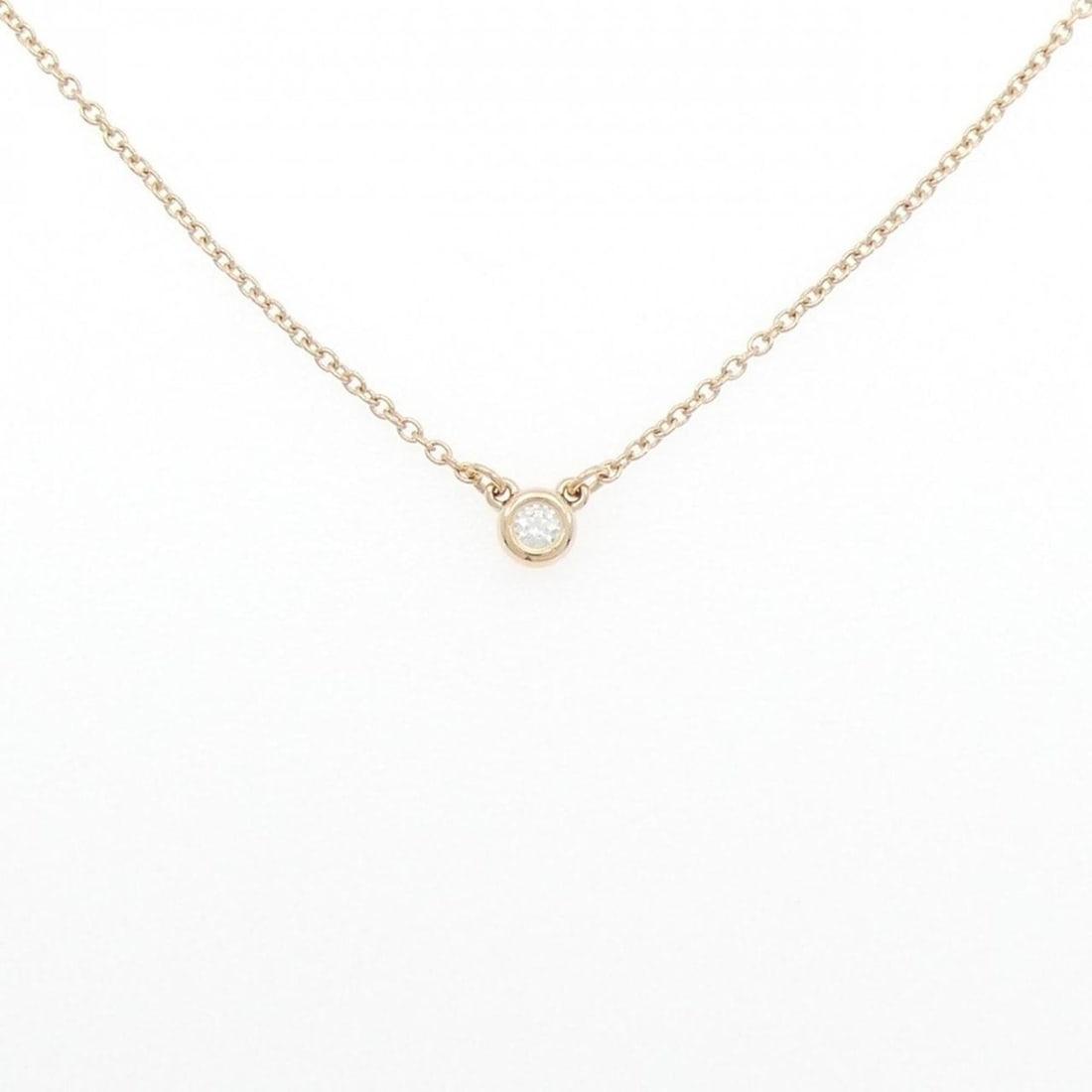 Tiffany By the Yard Necklace: --- Catalog ---Category: SizePendant Size: 3.7mm x 3.7mm / 0.14'' x 0.14''Neck Circumference: 41 cm / 16.14''Category: DesignColor: Pink goldStone: DiamondGender: WomenMaterial: Pink gold (18K)Necklac