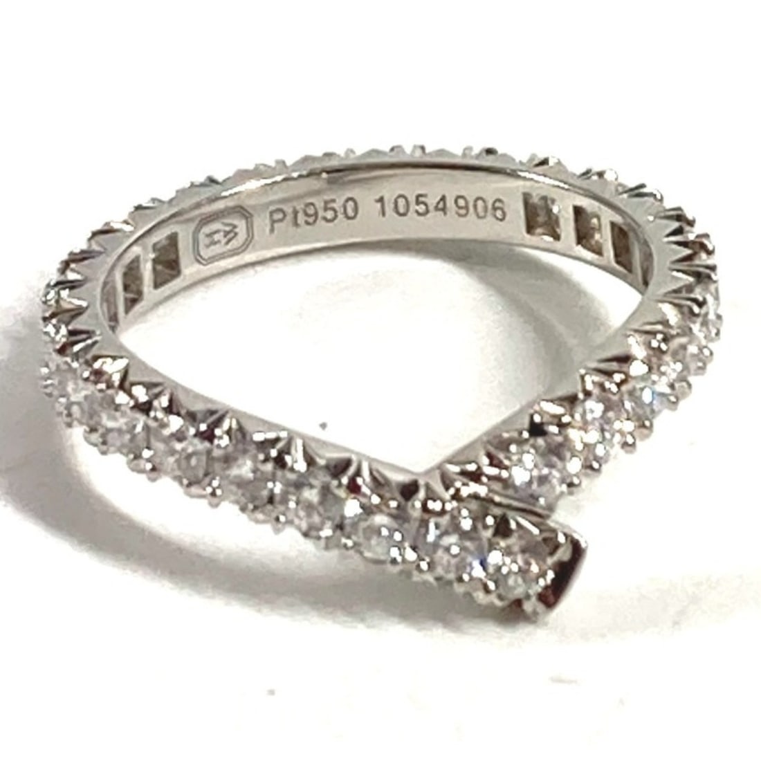 HARRY WINSTON Platinum Ribbon Band Diamond Ring, Pt950, Women's, Silver: --- Catalog ---Category: SizeJP Size: 6US Size: 3.5Category: DesignType: Band ringColor: SilverStone: DiamondGender: WomenMaterial: Platinum 950Category: GeneralBrand: Harry Winston--- Item List ---Se
