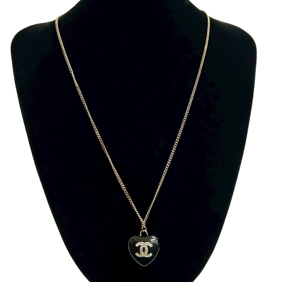 CHANEL Coco Mark Heart Motif Plastic Rhinestone GP Necklace, Black, 02800: --- Catalog ---Category: SizePendant Size: 23mm x 23mm / 0.9'' x 0.9''Neck Circumference: 61.5 cm / 24.21''Category: DesignColor: Black, GoldGender: WomenMaterial: Gold plating, Plastic, RhinestoneNec