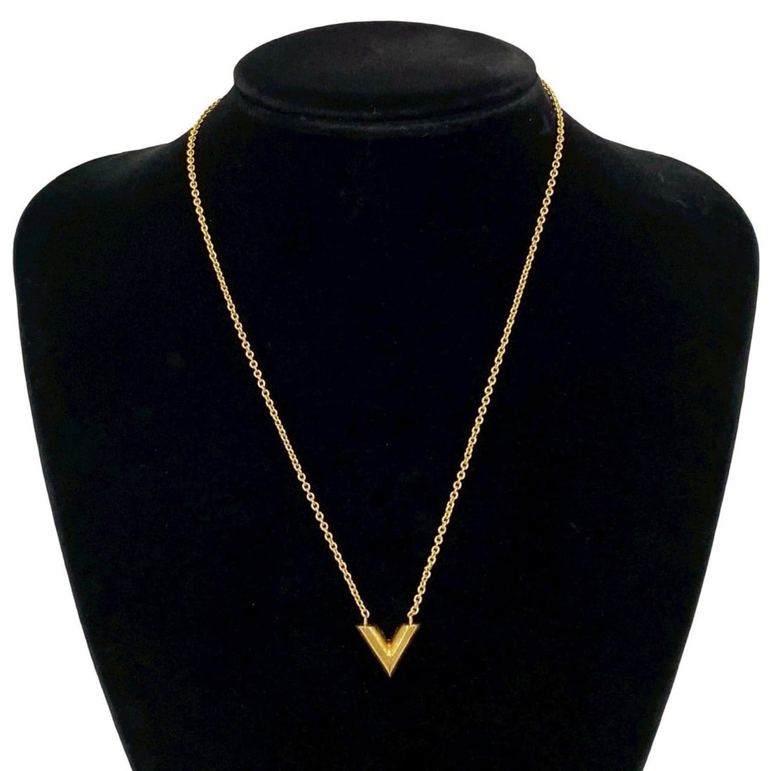 LOUIS VUITTON Essential V motif GP necklace pendant gold 151-1 (1 of 14)