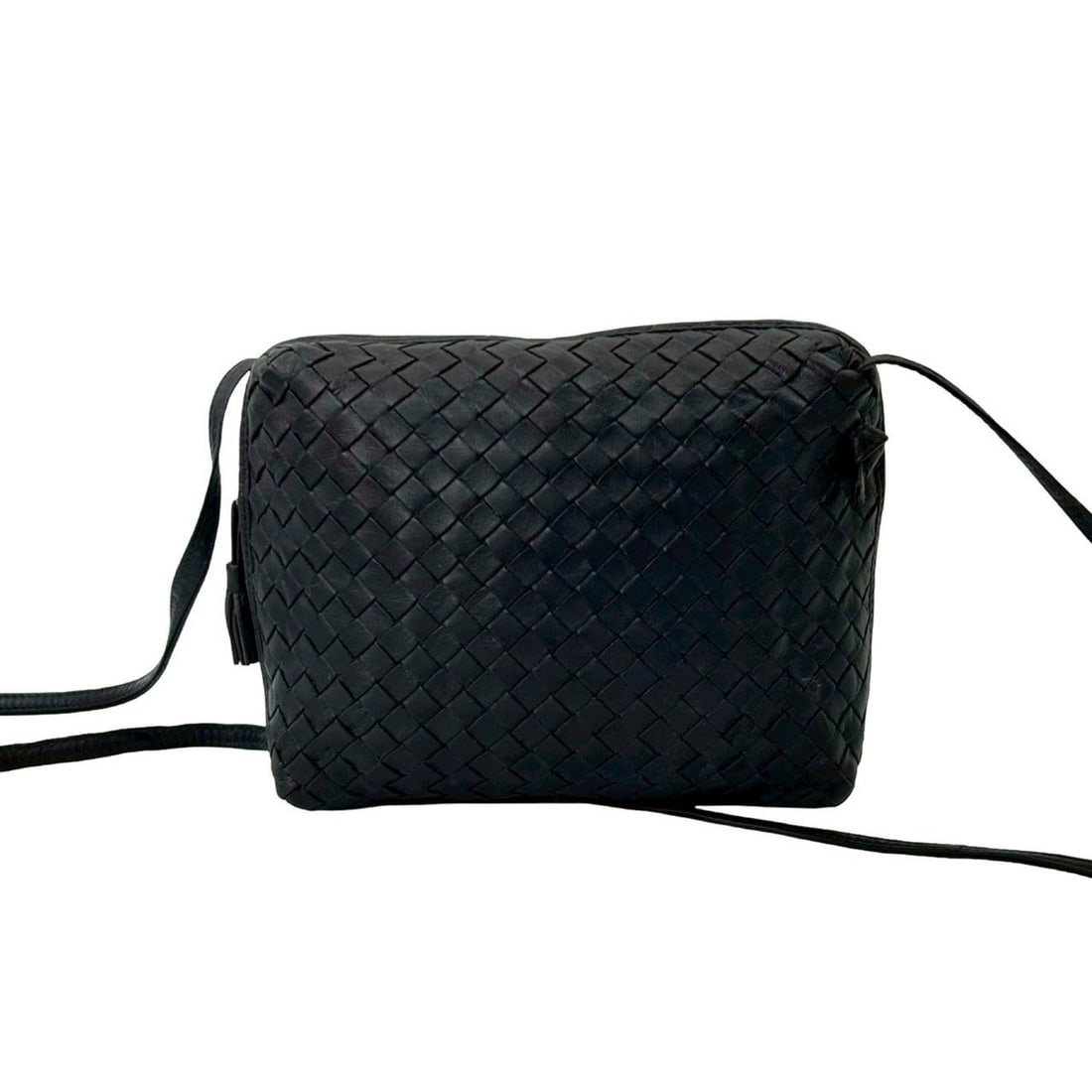 BOTTEGA VENETA Intrecciato Leather Tassel Mini Shoulder Bag in Dark Purple 26074: --- Catalog ---Category: SizeSize (HxWxD): 16cm x 21cm x 5cm / 6.29'' x 8.26'' x 1.96''Category: DesignType: Shoulder bagColor: PurpleGender: WomenMaterial: Leather Category: GeneralBrand: Bottega Ven