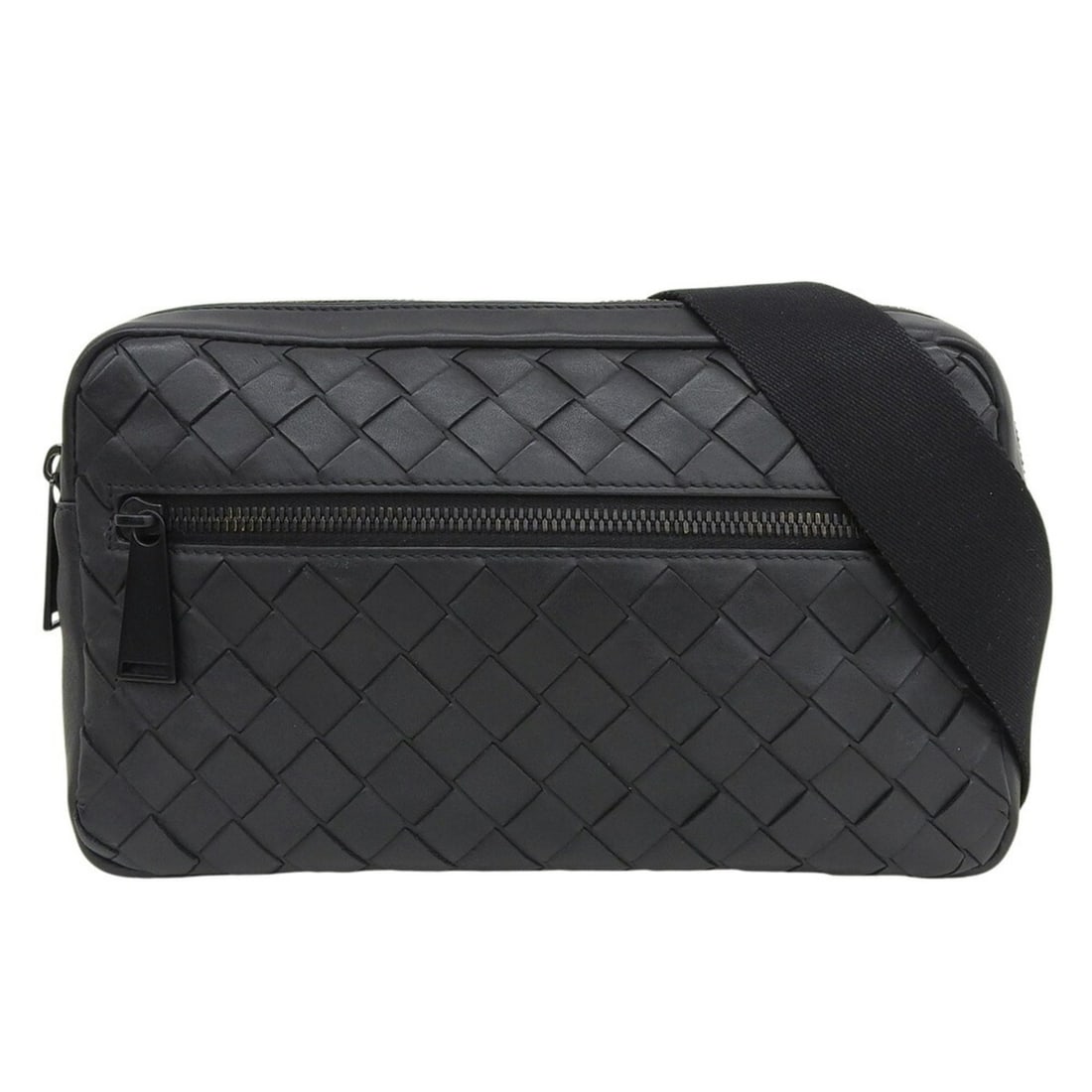 Bottega Veneta Intrecciato Body Bag 601062 in Black Leather: --- Catalog ---Category: SizeSize (HxWxD): 14cm x 24cm x 5.5cm / 5.51'' x 9.44'' x 2.16''Category: DesignType: Sling bagColor: BlackGender: MenMaterial: Intrecciato Category: GeneralMPN: 601062Brand: