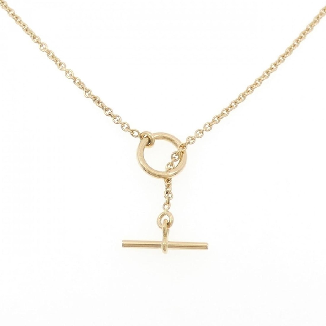 Hermes Chaine d'Ancre Necklace: --- Catalog ---Category: SizePendant Size: 6.9mm x 17mm / 0.27'' x 0.66''Neck Circumference: 41 cm / 16.14''Category: DesignColor: Yellow goldGender: WomenMaterial: Yellow gold (18K)Pendant Type: