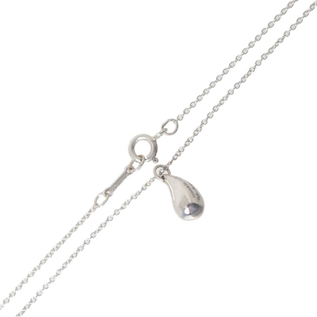 Tiffany & Co. Teardrop Necklace in Sv925 Sterling Silver: --- Catalog ---Category: SizeWeight: 2.7g / 0.09oz.Pendant Size: 11mm x 5mm / 0.43'' x 0.19''Neck Circumference: 42 cm / 16.53''Category: DesignGender: WomenMaterial: Silver 925Necklace Type: Necklace