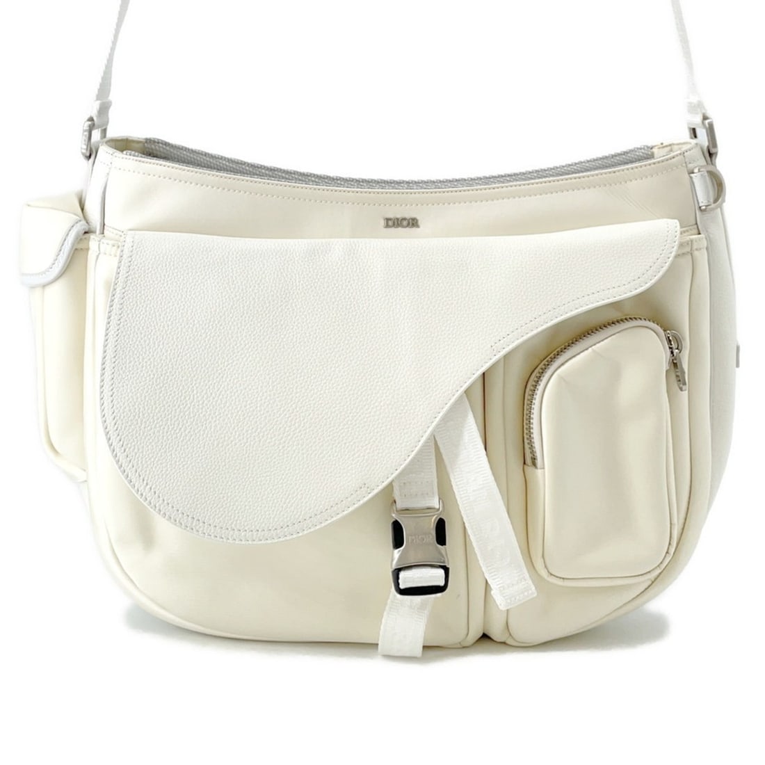 Christian Dior Saddlebag Shoulder Bag in Collaboration with Sacai 1ADHO029USG: --- Catalog ---Category: SizeWeight: 1.38kg / 3.04lb.Size (HxWxD): 29cm x 35cm x 13cm / 11.41'' x 13.77'' x 5.11''Strap Length: 61cm - 115cm / 24.01'' - 45.27''Category: DesignType: Messenger bag, Sad