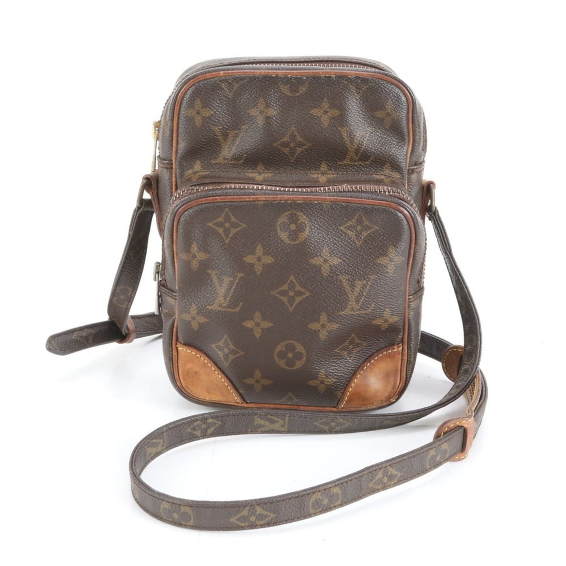 Louis Vuitton Monogram Amazon M45236 Leather Shoulder Bag/Crossbody Bag for Women: --- Catalog ---Category: SizeSize (HxWxD): 21cm x 14cm x 8cm / 8.26'' x 5.51'' x 3.14''Category: DesignType: Shoulder bagColor: BrownGender: WomenMaterial: Leather , Coated canvas Category: GeneralMPN