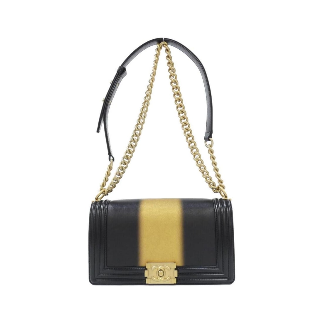 Chanel Boy Line 67086 Shoulder Bag: --- Catalog ---Category: SizeSize (HxWxD): 15cm x 25cm x 7cm / 5.9'' x 9.84'' x 2.75''Category: DesignType: Shoulder bagColor: Black, GoldGender: WomenMaterial: Leather Hardware Color: Matte