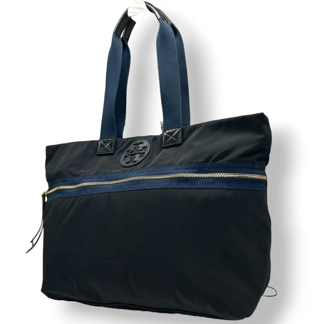 Tory Burch Tote Bag, Nylon, Leather, Black, Navy, Gold Hardware, Women's, Size 3: --- Catalog ---Category: SizeSize (HxWxD): 30cm x 45cm x 17cm / 11.81'' x 17.71'' x 6.69''Category: DesignType: Tote bagColor: Black, NavyGender: WomenMaterial: Canvas , Nylon Category: GeneralBrand: