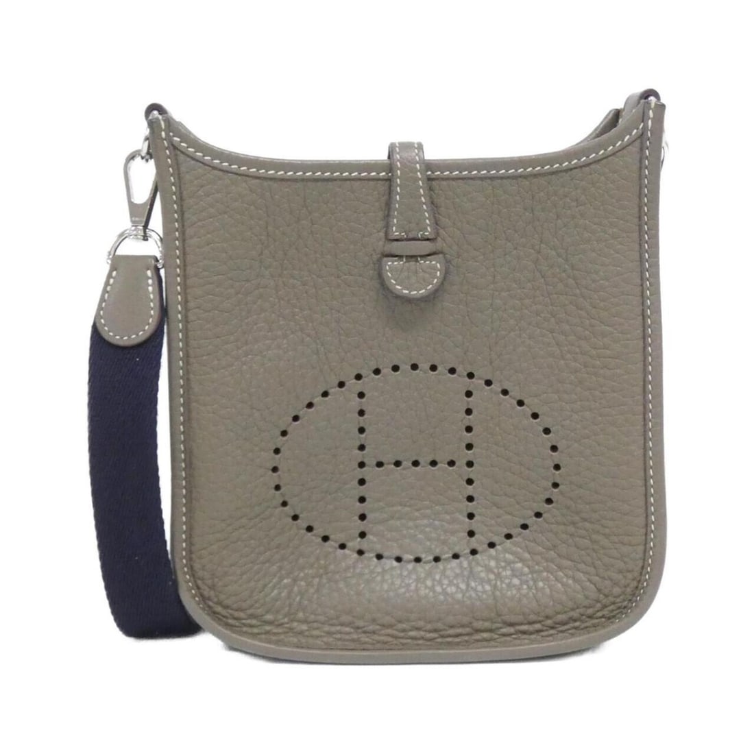 Hermes Hermès Evelyn Amazon Short Strap 16cm Shoulder Bag 085945CK: --- Catalog ---Category: SizeSize (HxWxD): 18cm x 16cm x 5.5cm / 7.08'' x 6.29'' x 2.16''Category: DesignType: Shoulder bagColor: Blue indigo, Etoupe grayGender: Men,WomenMaterial: Taurillon clemence