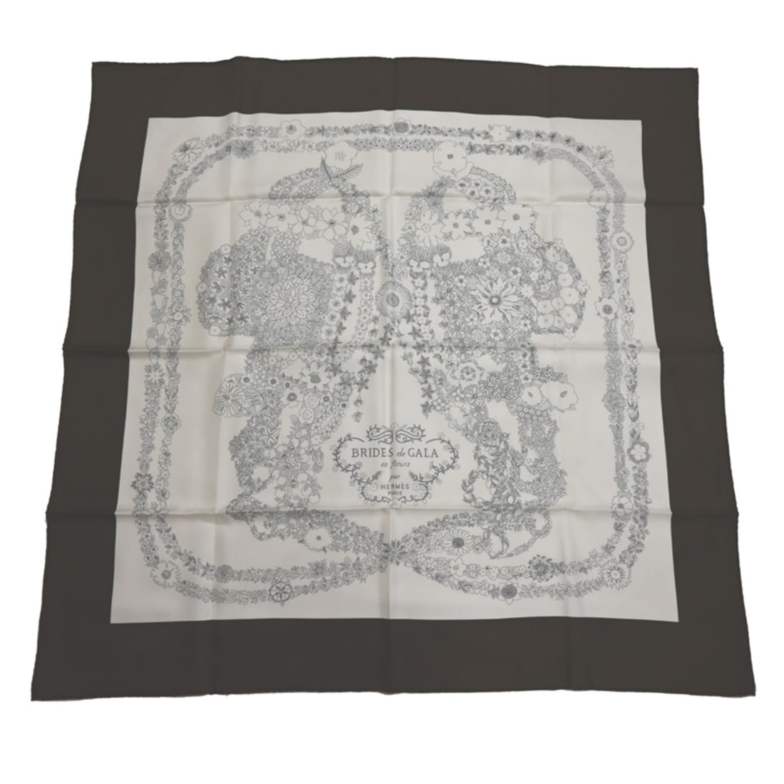 Hermes Hermès Carré 90 Bride de Gala en Fleur Women's Silk Scarf Muffler White: --- Catalog ---Category: SizeSize (LxW): 88cm x 88cm / 34.64'' x 34.64''Category: DesignType: ScarfColor: WhiteGender: WomenMaterial: Silk Category: GeneralBrand: Hermes--- Item List ---Section: Condi