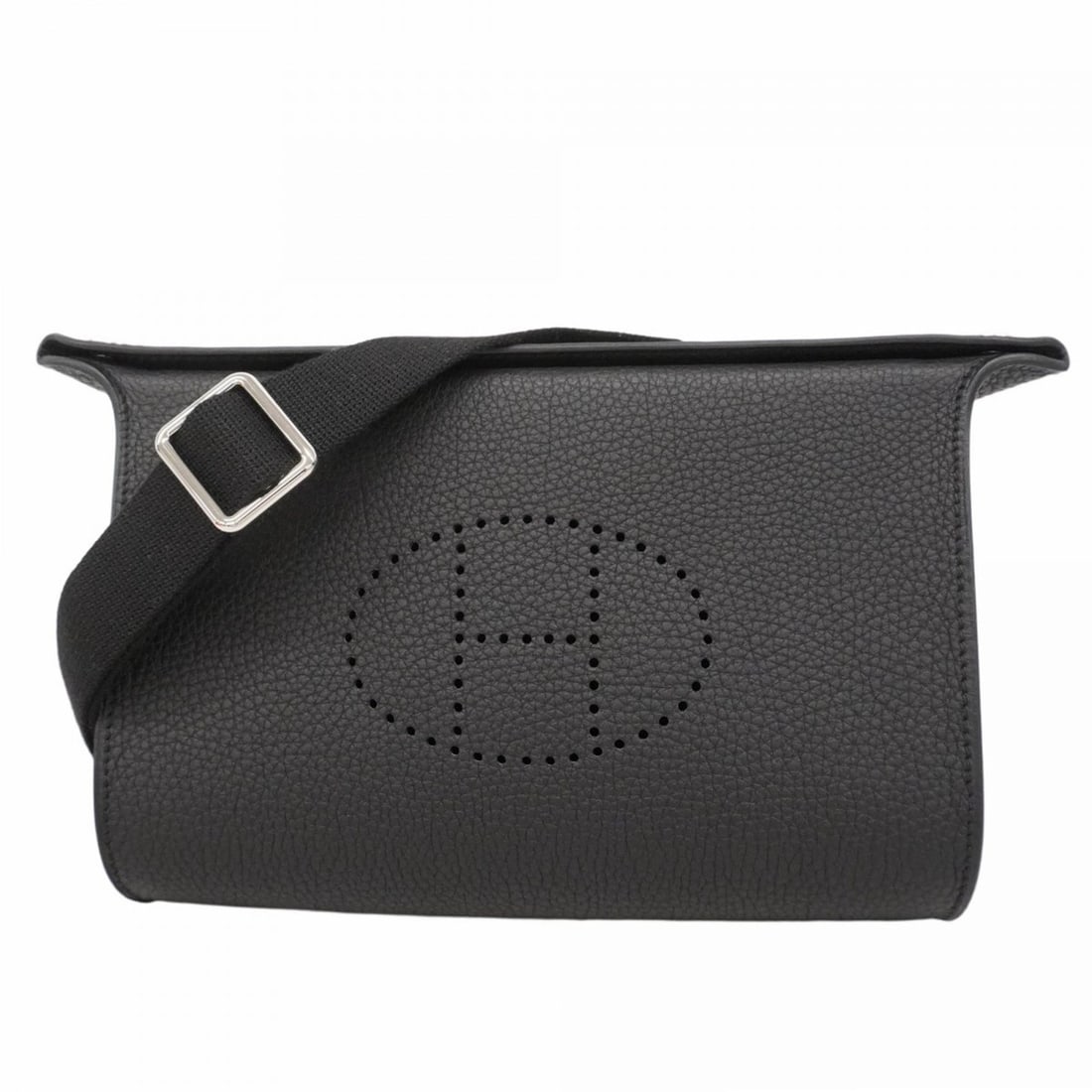Hermes Hermès Togo Vid Poche Shoulder Bag in Black with K Stamp for Women: --- Catalog ---Category: SizeSize (HxWxD): 14cm x 21cm x 3.5cm / 5.51'' x 8.26'' x 1.37''Category: DesignType: Shoulder bagColor: BlackGender: WomenMaterial: Togo leather Hardware Color: SilverCategor