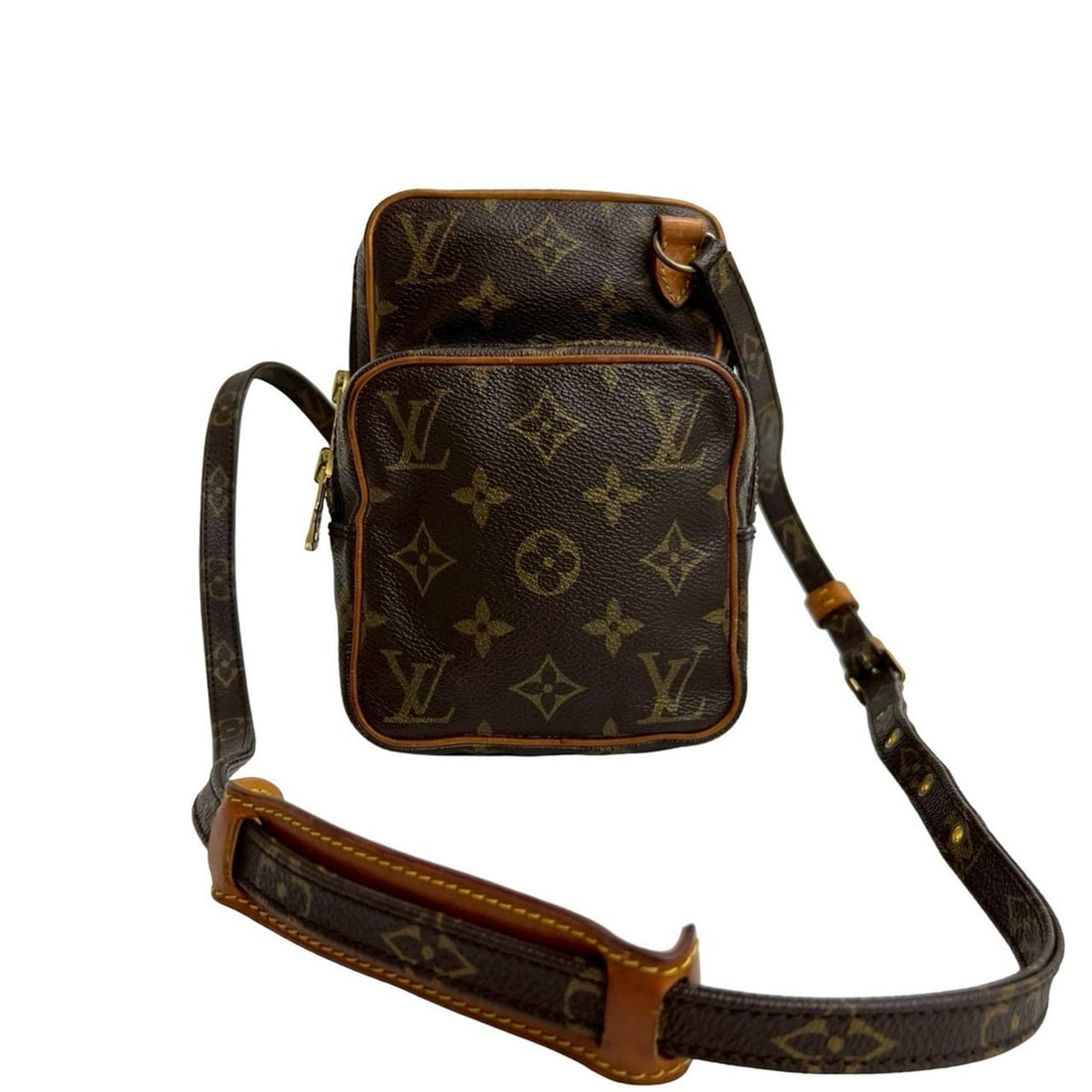 LOUIS VUITTON Amazon Monogram Leather Shoulder Bag/Pochette Brown ph2-9: --- Catalog ---Category: SizeSize (HxWxD): 18cm x 12cm x 4.5cm / 7.08'' x 4.72'' x 1.77''Category: DesignType: Pochette, Shoulder bagColor: BrownGender: WomenMaterial: Leather , PVC Category: GeneralB