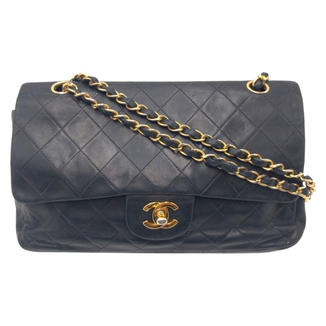 CHANEL Matelasse 25 Coco Mark Turnlock Black Leather Shoulder Bag with Chain, Women's: --- Catalog ---Category: SizeSize (HxWxD): 16cm x 25cm x 8cm / 6.29'' x 9.84'' x 3.14''Category: DesignType: Shoulder bagColor: BlackGender: WomenMaterial: Leather Category: GeneralBrand: ChanelCountr