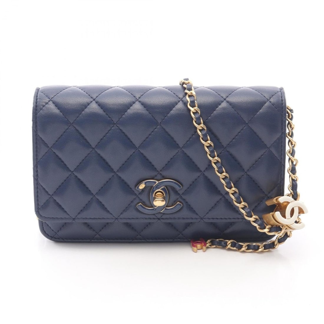 CHANEL Matelasse Shoulder Bag, Lambskin Leather, Women's, Blue: --- Catalog ---Category: SizeSize (HxWxD): 12.5cm x 19cm x 4cm / 4.92'' x 7.48'' x 1.57''Category: DesignType: Shoulder bagColor: BlueGender: WomenMaterial: Leather Leather/Fur Type: LambskinCategory: