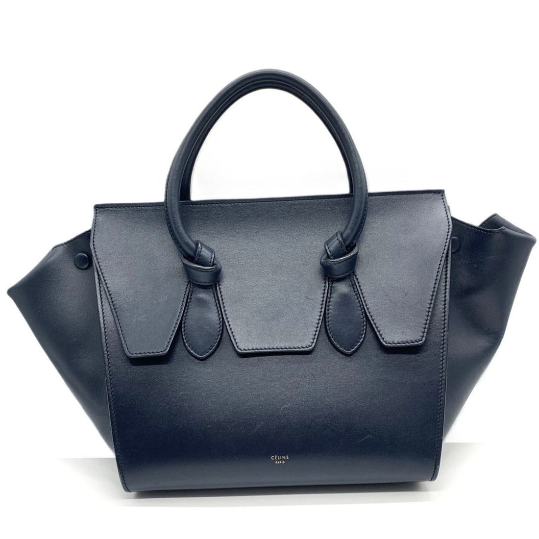 Celine Tie Bag, Navy Leather Tote 173823, Women's: --- Catalog ---Category: SizeSize (HxWxD): 24.5cm x 43cm x 18cm / 9.64'' x 16.92'' x 7.08''Handle Length: 10cm / 3.93''Category: DesignType: Tote bagColor: NavyGender: WomenClosure: FlapMaterial:
