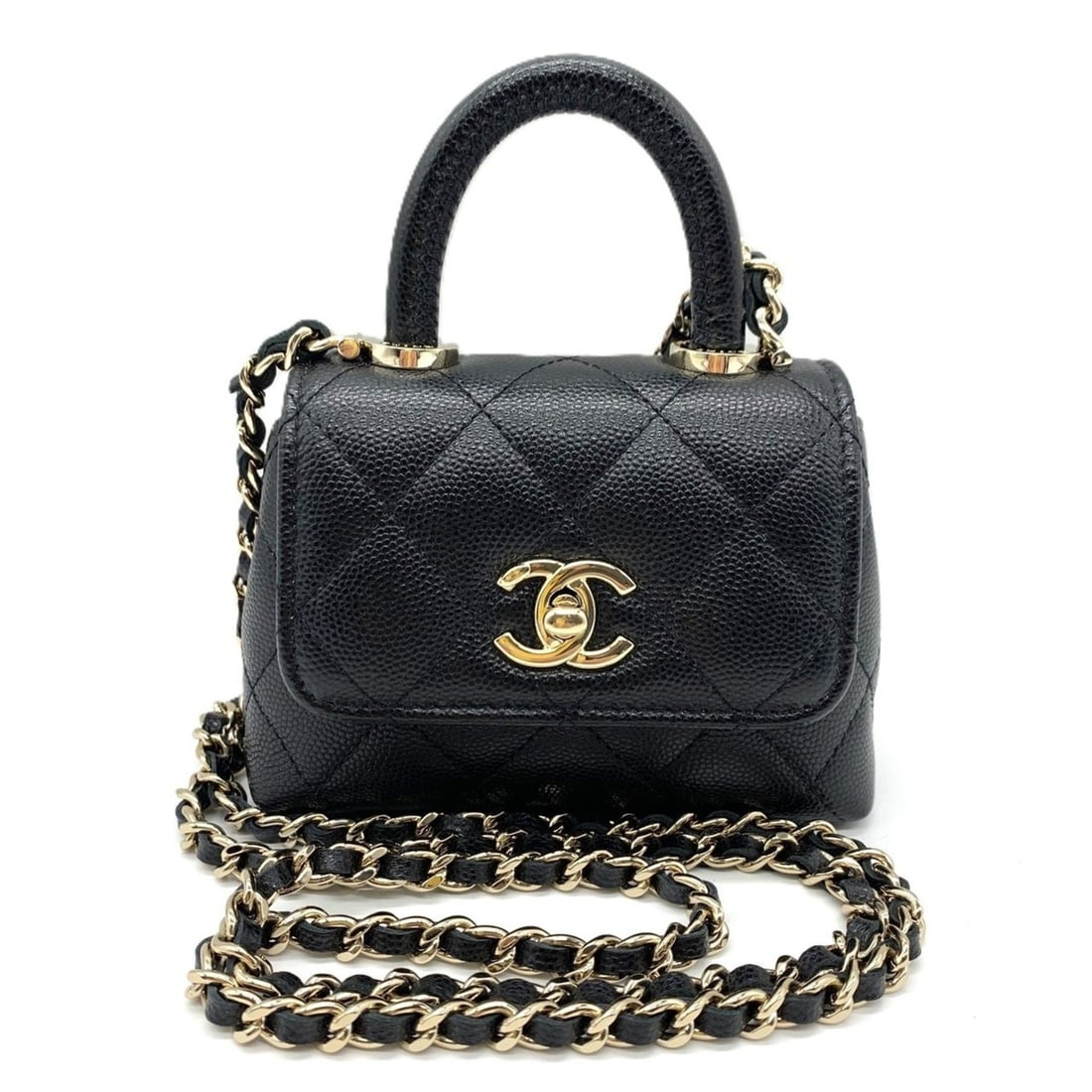 CHANEL Matelasse Coco Handle Micro Chain Clutch Bag Black AP4245: --- Catalog ---Category: SizeSize (HxWxD): 9cm x 12cm x 4cm / 3.54'' x 4.72'' x 1.57''Strap Length: 112cm / 44.09''Category: DesignType: Shoulder bagColor: BlackGender: WomenClosure: Turn
