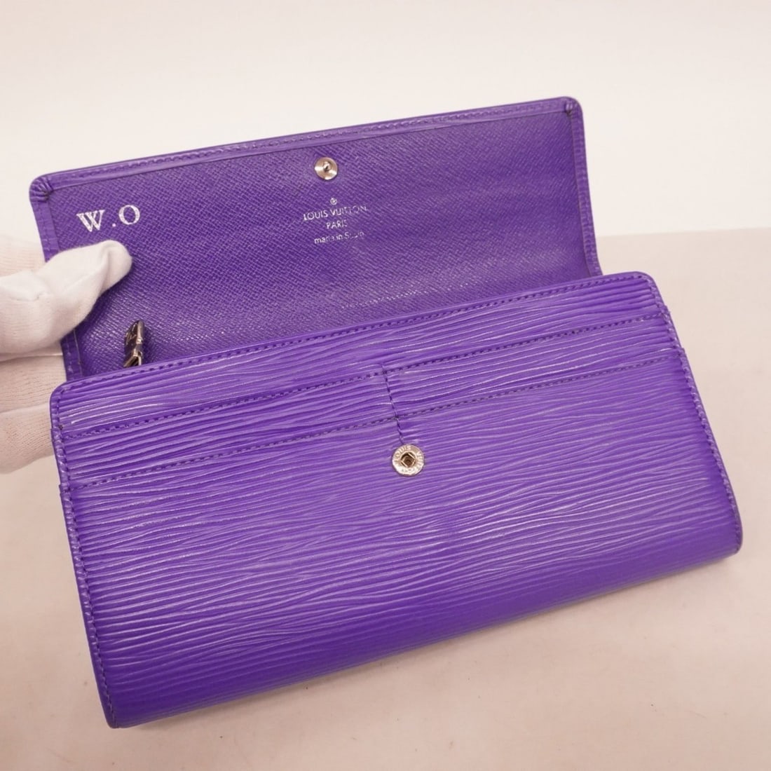 CHANEL Coco Mark Earrings in White - 11