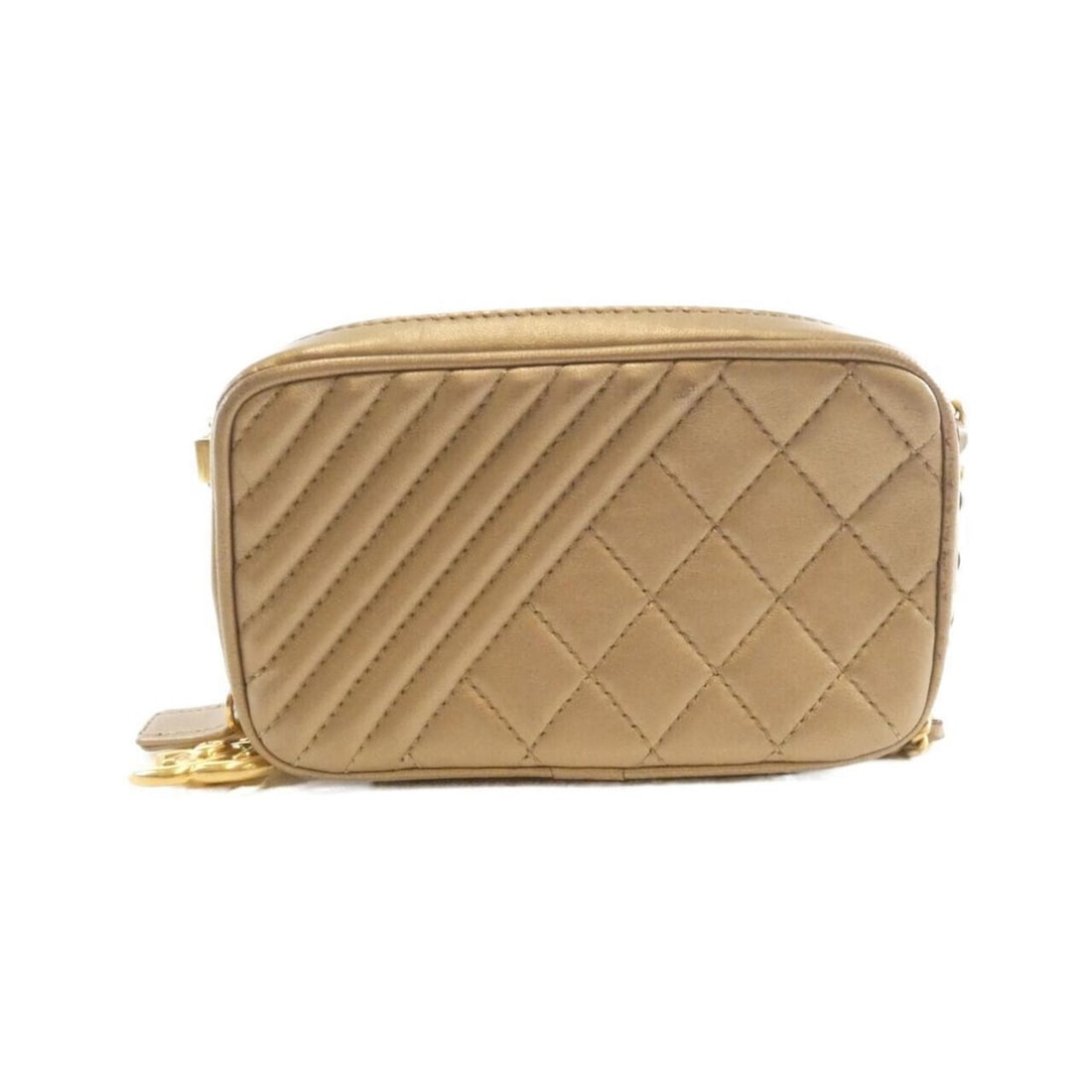 Chanel Coco Boy Line 92654 Shoulder Bag: --- Catalog ---Category: SizeSize (HxWxD): 9cm x 15cm x 7cm / 3.54'' x 5.9'' x 2.75''Category: DesignType: Shoulder bagColor: GoldGender: WomenMaterial: Leather Hardware Color: Matte goldLeather/Fur T