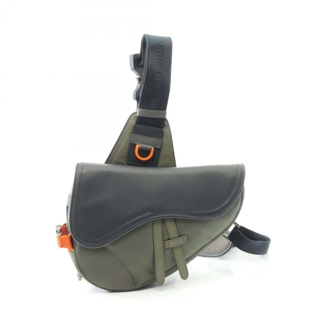 Christian Dior Dior Christian x Sacai Saddle Bag, Waist Body Handbag, Nylon and Leather, Men's,: --- Catalog ---Category: SizeSize (HxWxD): 17cm x 26cm x 5cm / 6.69'' x 10.23'' x 1.96''Category: DesignType: Fanny pack, Handbag, Saddle bagColor: Khaki, Navy, OrangeGender: MenMaterial: Nylon , Leat