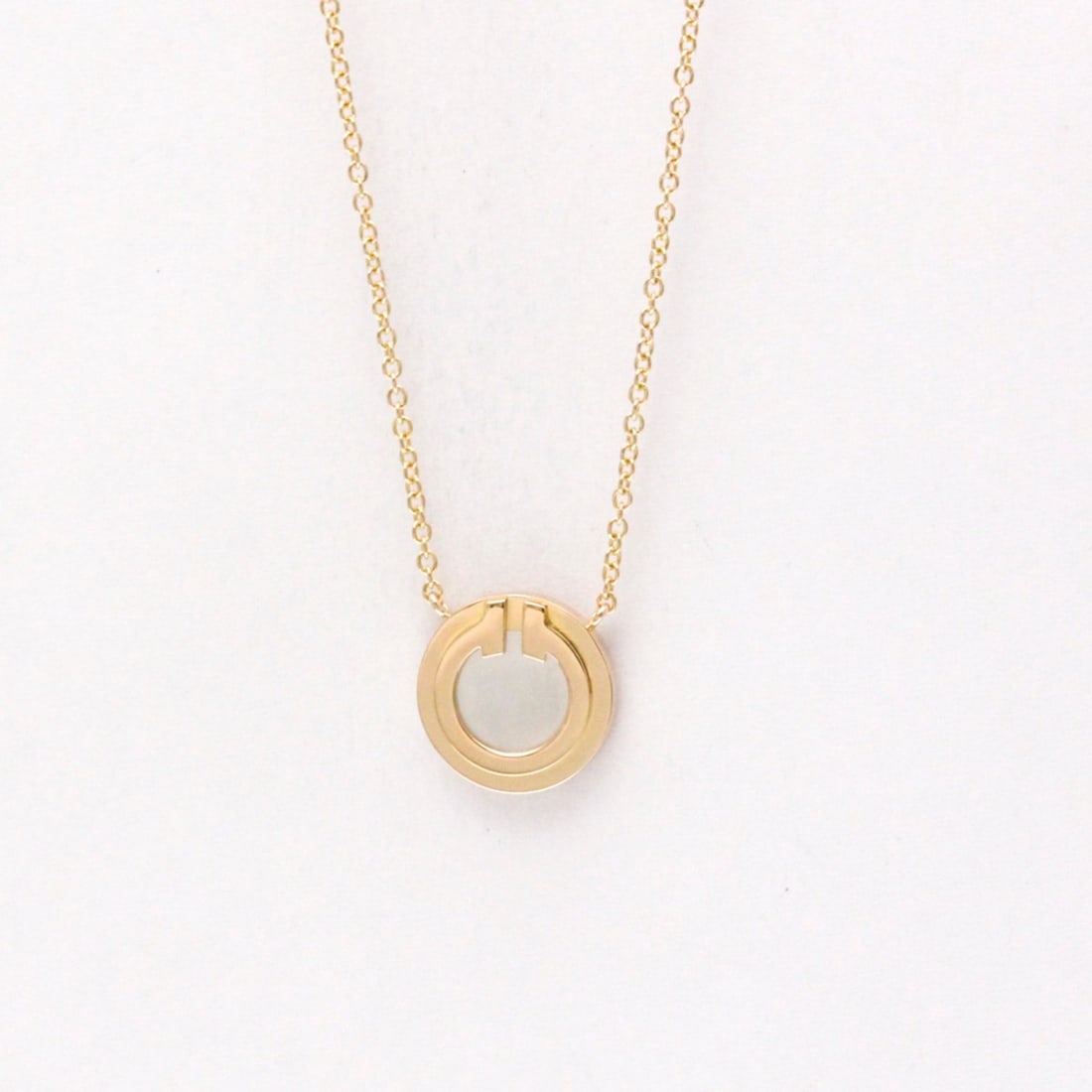 Tiffany Tiffany T T TWO Circle Necklace Pink Gold (18K) Mother Of Pearl Women,Men Fashion Pendant: --- Catalog ---Category: SizeWeight: 3.3g / 0.11oz.Pendant Size: 10.8mm x 10.8mm / 0.42'' x 0.42''Neck Circumference: 40 cm - 45 cm / 15.74'' - 17.71''Category: DesignColor: Pink goldMetal: GoldStone: