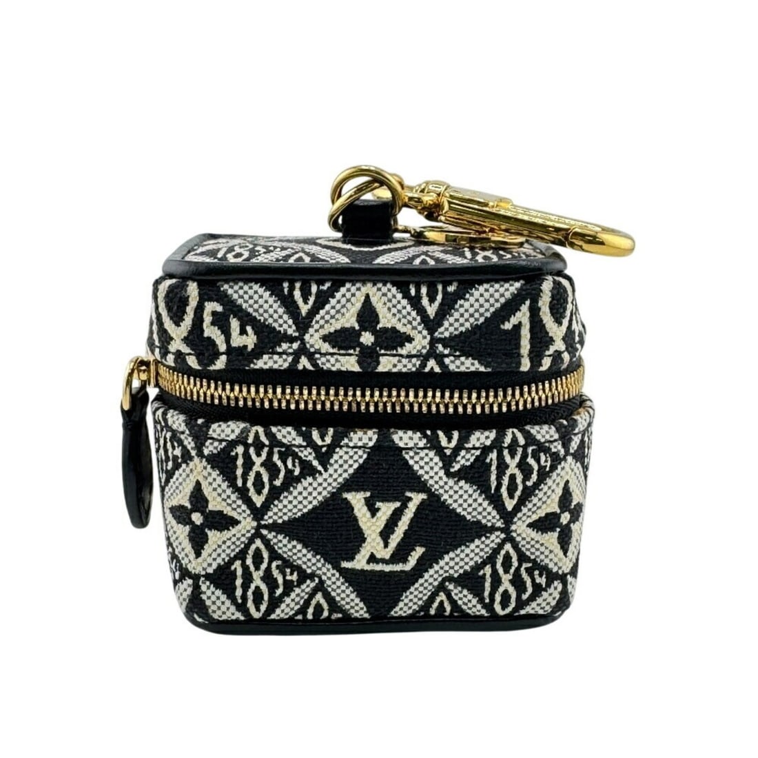 LOUIS VUITTON M00351 Porte Clé Vanity Bag Charm SINCE 1854 Black Women's: --- Catalog ---Category: SizeSize (HxWxD): 65.00mm x 60.00mm / 2.56'' x 2.36''Category: DesignType: Handbag charmColor: BeigeGender: WomenMaterial: CanvasCategory: GeneralBrand: Louis Vuitton--- Item
