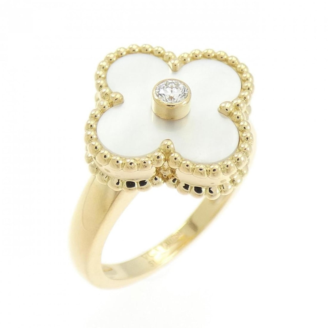 Van Cleef & Arpels Vintage Alhambra Ring: --- Catalog ---Category: SizeUS Size: 6Brand Size: 51Category: DesignType: Band ringStone: DiamondGender: WomenMaterial: Yellow gold (18K)Category: GeneralMPN: VCARA41100Brand: Van Cleef & Arpels--- I