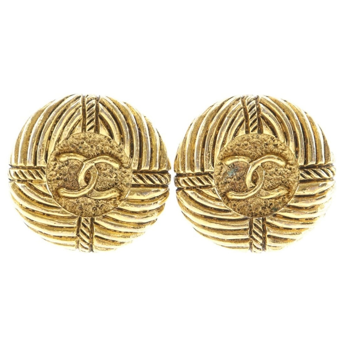 CHANEL COCO Mark Vintage Earrings, Gold Plated, Approx. 24.3g, Women's: --- Catalog ---Category: SizeWeight: 24.3g / 0.85oz.Size (HxWxD): 28.00mm x 27.00mm / 1.10'' x 1.06''Category: DesignType: Clip earringsColor: GoldGender: WomenSeason: VintageMaterial: MetalCategory:
