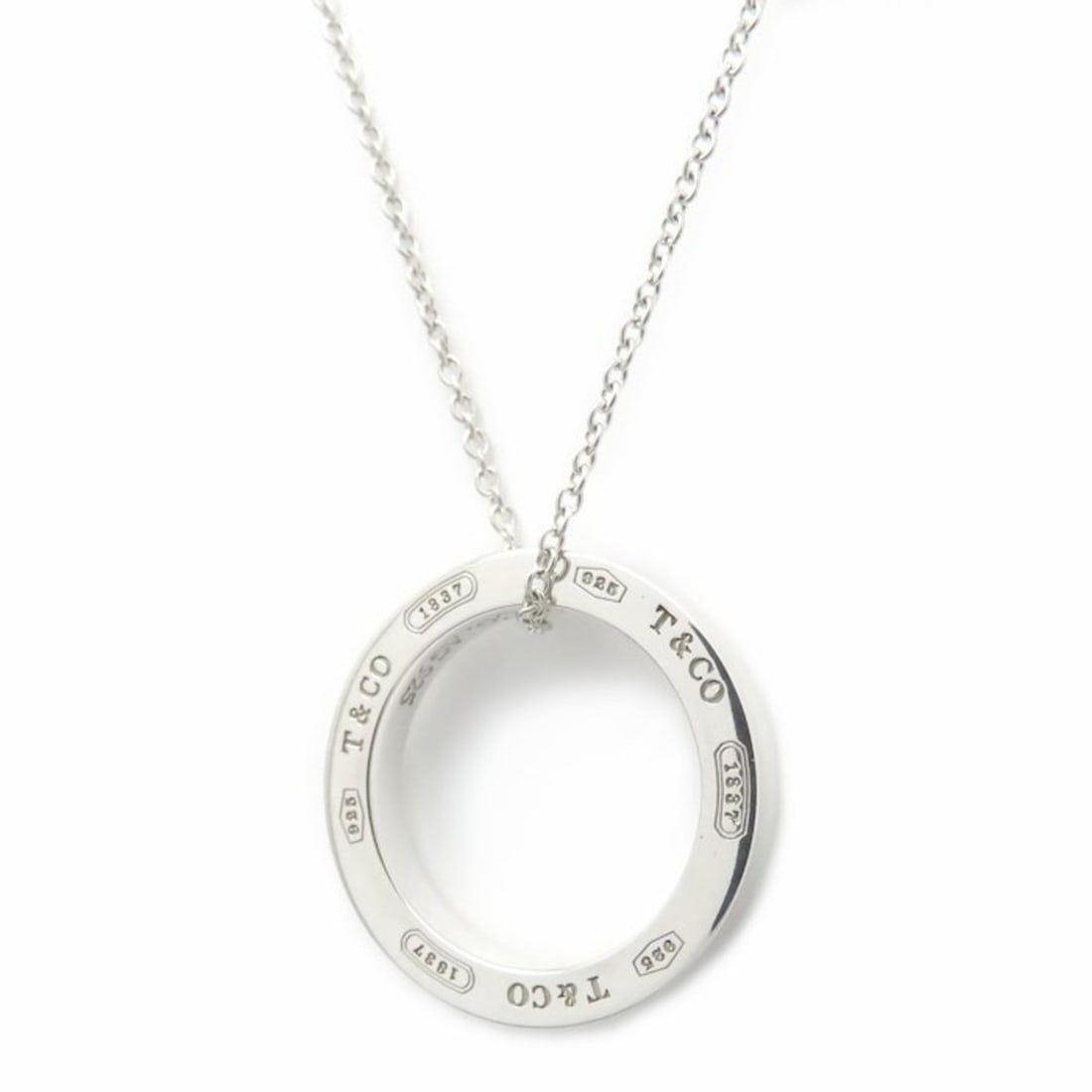 TIFFANY & Co. Tiffany 1837 Circle Necklace in SV925 for Women, 295023: --- Catalog ---Category: SizeWeight: 3.9g / 0.13oz.Diameter: 17.7mm / 0.69''Neck Circumference: 41 cm / 16.14''Category: DesignGender: WomenMaterial: Silver 925Necklace Type: NecklaceCategory: