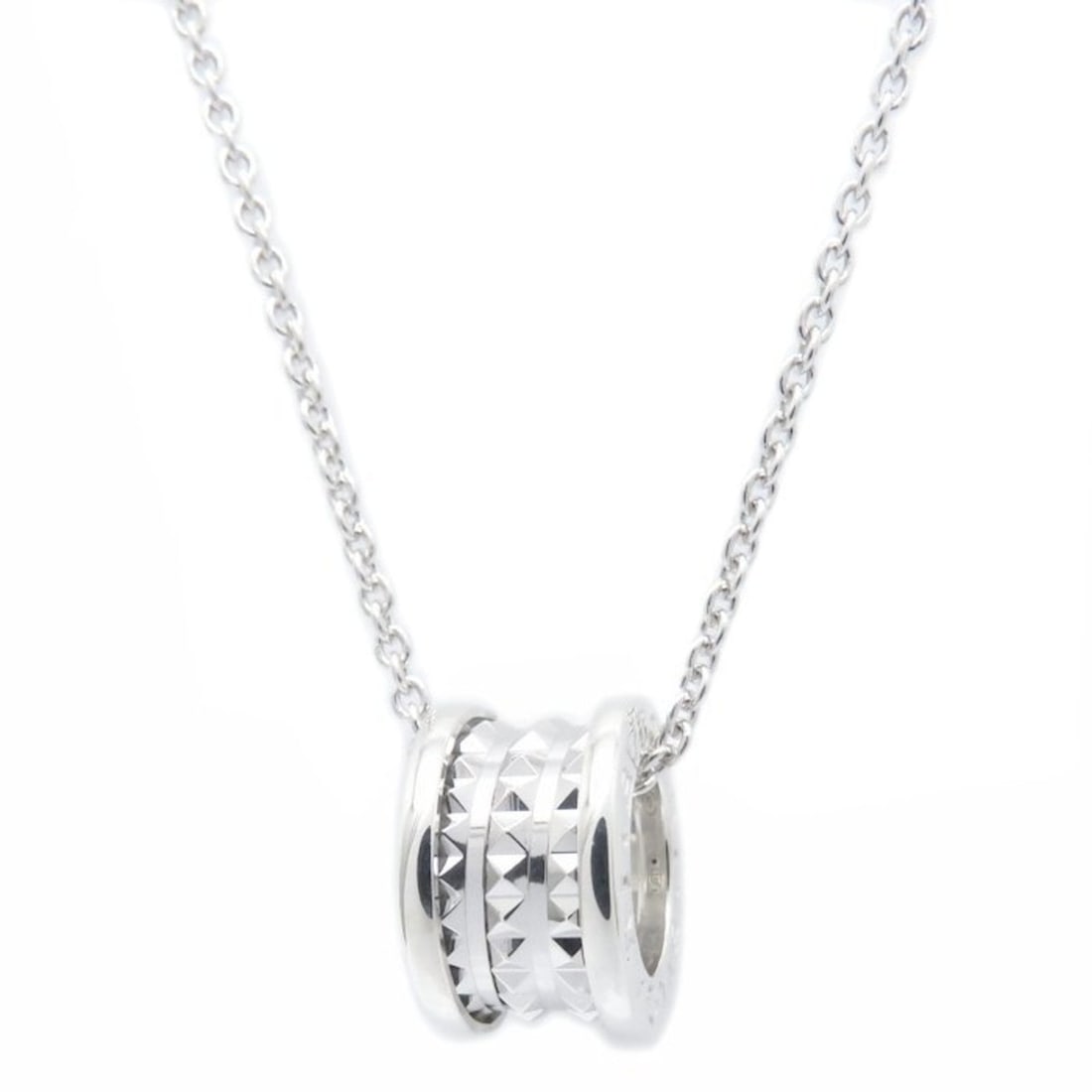 BVLGARI Save the Children B.zero1 Rock Necklace in SV925 for Women, 295043: --- Catalog ---Category: SizeWeight: 10.2g / 0.35oz.Diameter: 14.7mm / 0.57''Pendant Size: 9.2mm / 0.36''Neck Circumference: 38.5 cm - 45.5 cm / 15.15'' - 17.91''Category: DesignGender: