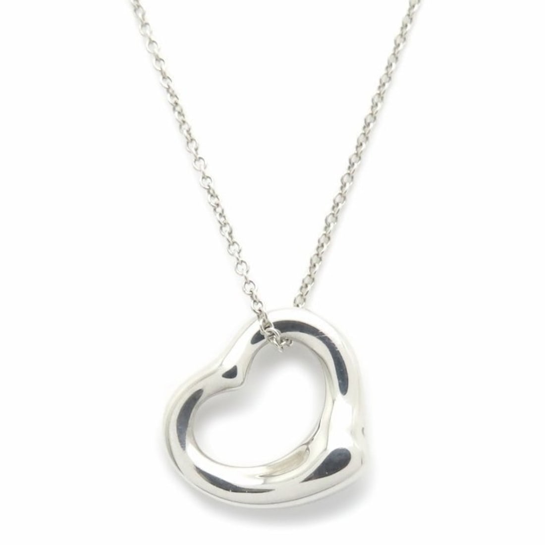 TIFFANY & Co. Tiffany Open Heart Necklace in SV925 for Women, 295025: --- Catalog ---Category: SizeWeight: 3.2g / 0.11oz.Pendant Size: 14.3mm x 16mm / 0.56'' x 0.62''Neck Circumference: 40.5 cm / 15.94''Category: DesignGender: WomenMaterial: Silver 925Necklace Type: