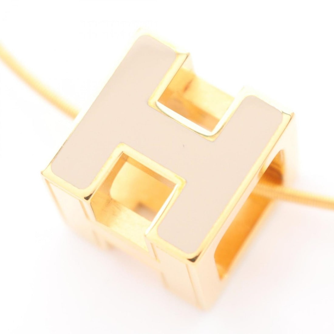 Hermès HERMES CAGE d'Ache H Cube Necklace Jewelry GP (Gold Plated) Women's Gold and Beige: --- Catalog ---Category: SizePendant Size: 11mm x 11mm / 0.43'' x 0.43''Neck Circumference: 43 cm / 16.92''Category: DesignColor: Beige, GoldGender: WomenNecklace Type: NecklaceCategory: GeneralLine: