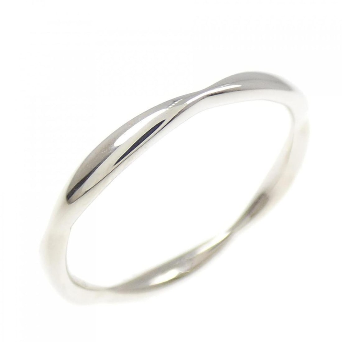 Chanel Camellia Ring: --- Catalog ---Category: SizeUS Size: 6.5Brand Size: 53Category: DesignType: Band ringGender: WomenMaterial: Platinum 950Category: GeneralBrand: Chanel--- Item List ---Section: ConditionRanking: Rank