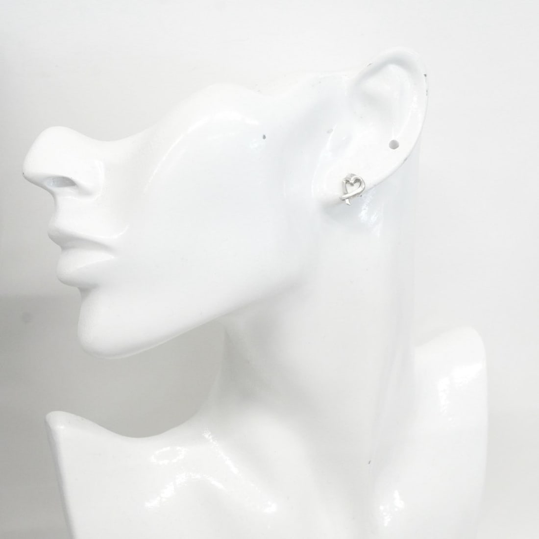 Tiffany Classic Solitaire Ring 0.21CT D VS1 - 10