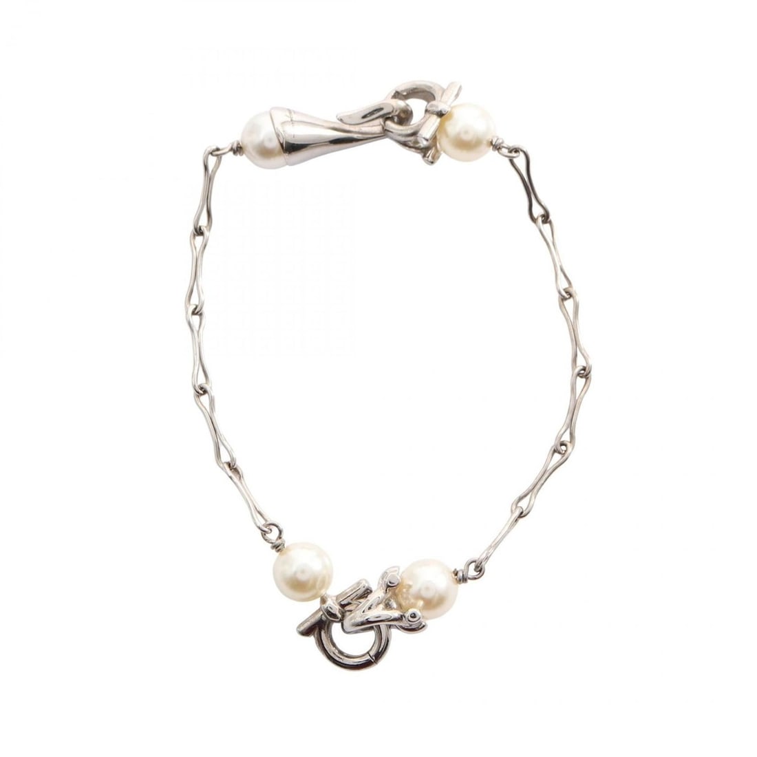 Salvatore Ferragamo Gancini Bracelet in Stainless Steel with Faux Pearls, Silver, for Women: --- Catalog ---Category: DesignType: Charm braceletColor: SilverGender: WomenMaterial: Stainless steelCategory: GeneralBrand: Salvatore Ferragamo--- Item List ---Section: ConditionRanking: Rank A