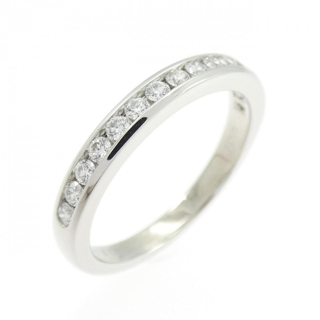 Tiffany Half Circle Channel Setting Ring: --- Catalog ---Category: SizeJP Size: 9US Size: 5Category: DesignType: Band ringColor: PlatinumStone: DiamondGender: WomenMaterial: Platinum 950Category: GeneralBrand: Tiffany--- Item List ---Section: