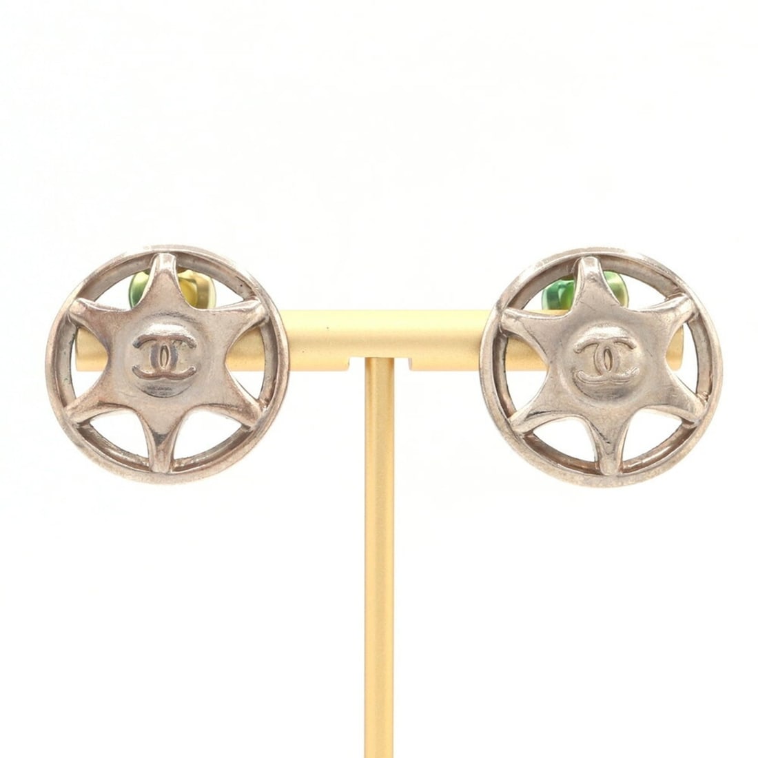 Chanel Earrings, Silver Metal, 97A, 1997 Model, Old Coco Mark, Women's, CHANEL: --- Catalog ---Category: DesignType: Clip earringsColor: SilverGender: WomenMaterial: MetalCategory: GeneralBrand: Chanel--- Item List ---Section: ConditionRanking: Rank AB Used - Traces of usage, scr