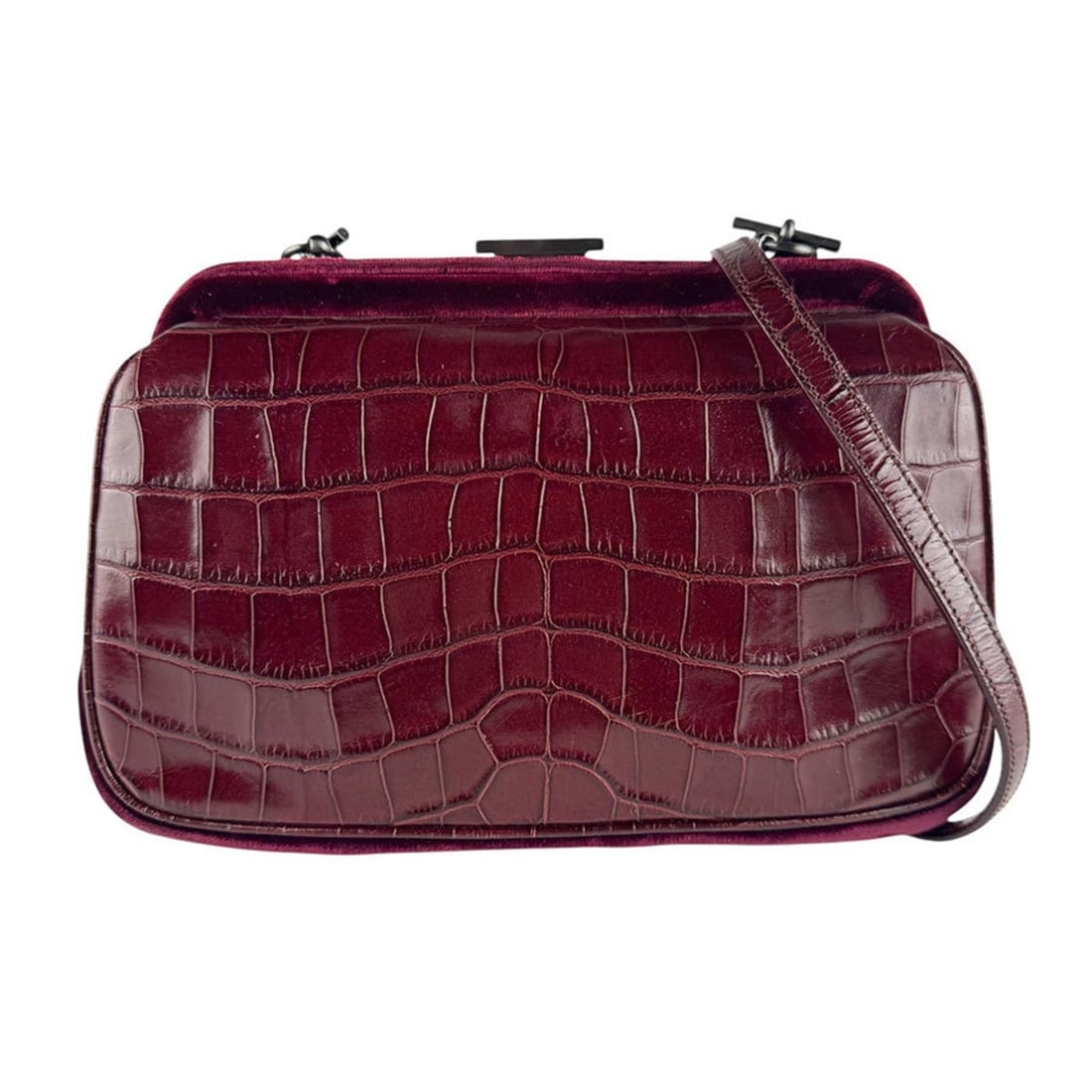 Prada Women's Shoulder Bag in Embossed Leather/Velvet, Bordeaux, z8648: --- Catalog ---Category: SizeSize (HxWxD): 15cm x 23cm x 8cm / 5.9'' x 9.05'' x 3.14''Strap Length: 100cm / 39.36''Category: DesignType: Shoulder bagColor: BordeauxGender: WomenClosure: Push lockMater