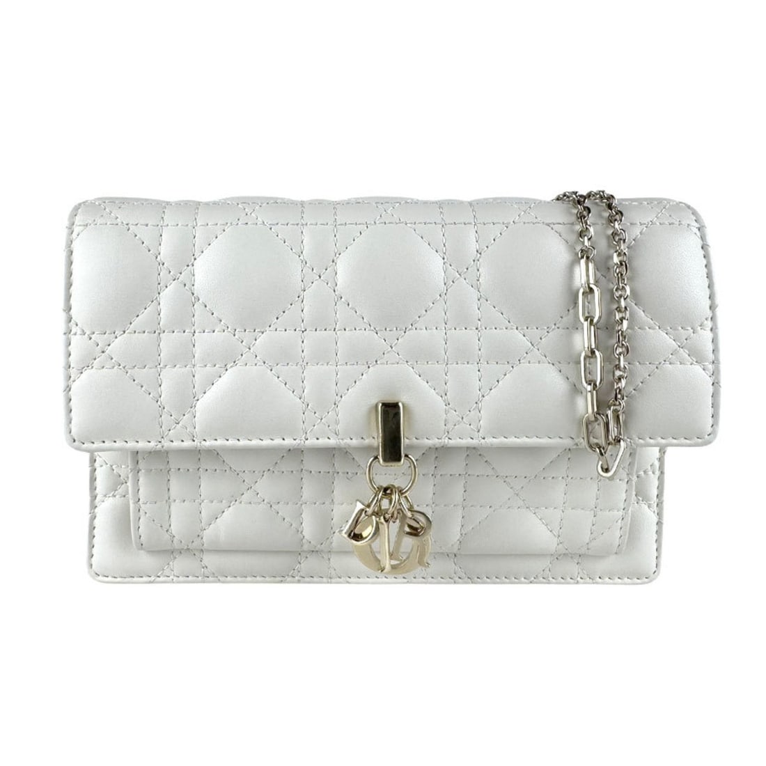Christian Dior My Chain Wallet, Daily Pouch, Lambskin, White, Women's, S0937ONMJ_M030, Z8596: --- Catalog ---Category: SizeSize (HxWxD): 14cm x 19cm x 4cm / 5.51'' x 7.48'' x 1.57''Strap Length: 110cm / 43.3''Category: DesignType: Pouch, Shoulder bagColor: WhiteGender: WomenClosure: MagnetMate